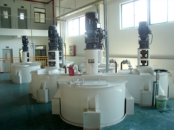 涂料生產設備.jpg 涂料生產設備.jpg